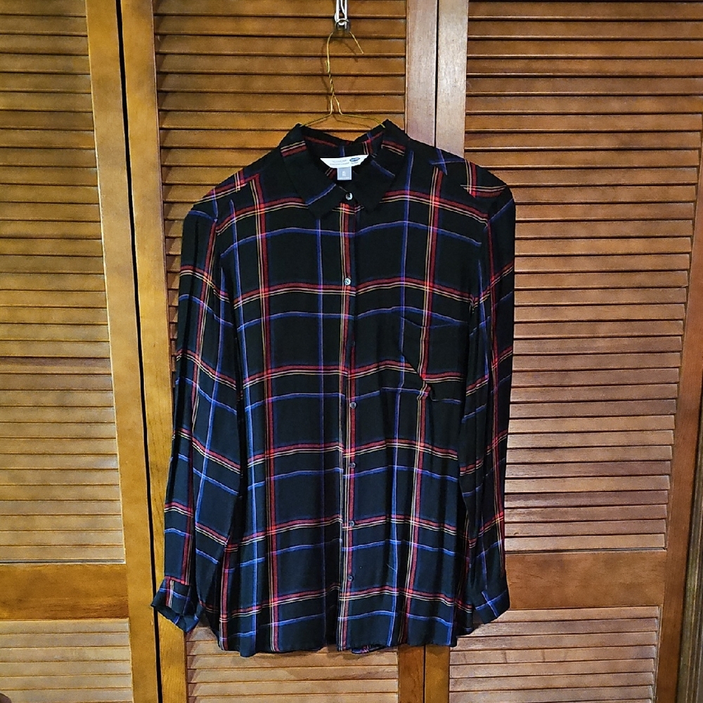 Old Navy Men's Black and Red Plaid Button Down Shirt